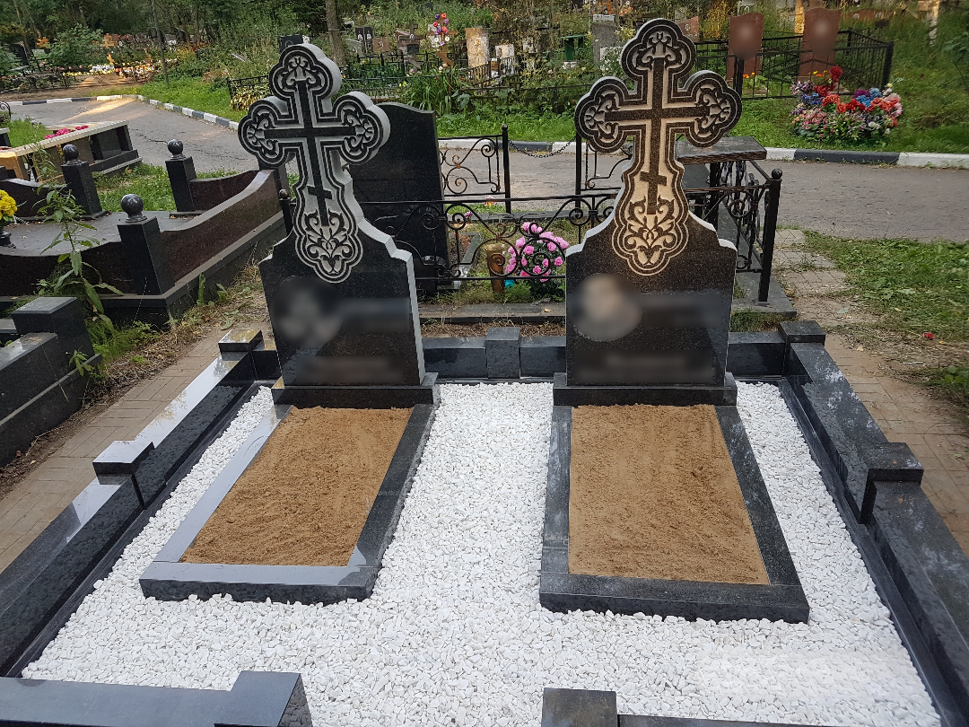 Гранитные кресты